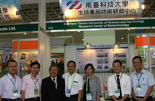 台湾生技月生物科技大展 保健产品吸睛又吸金 南台科大生技产品技研
